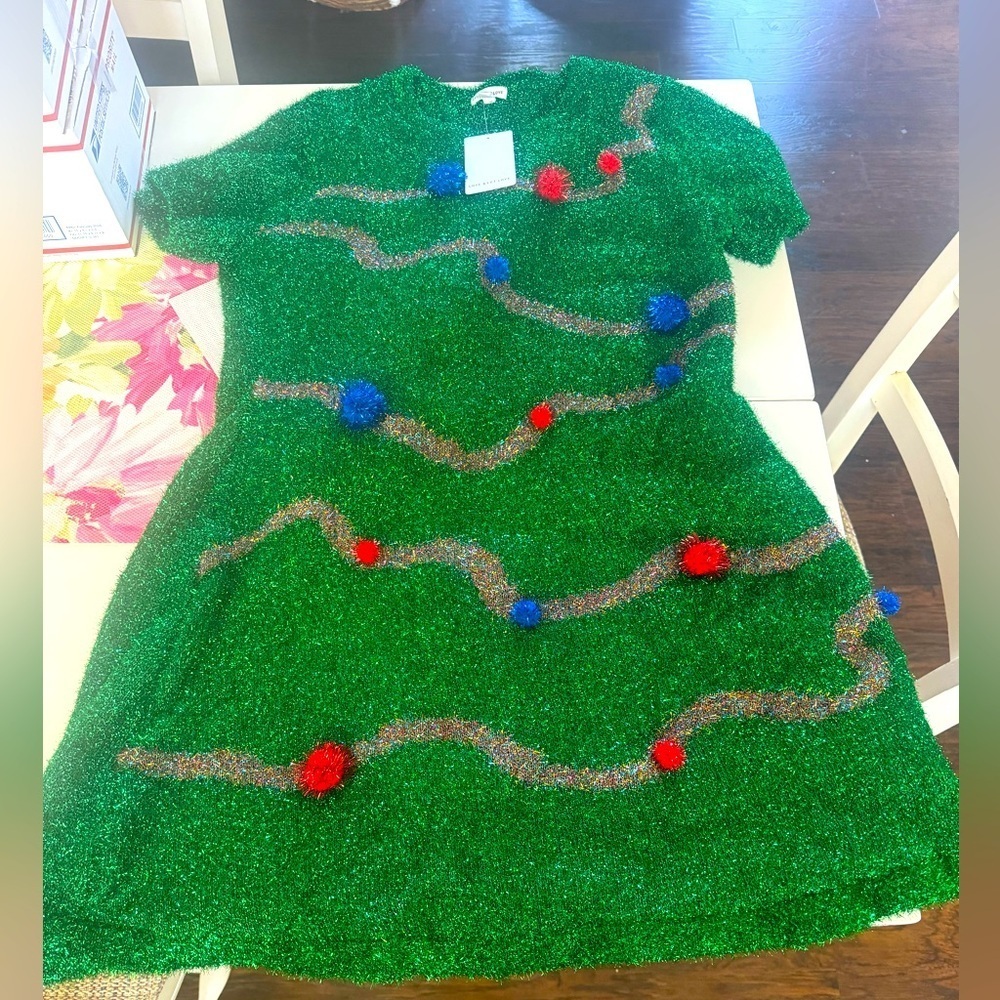 New tags, holiday dress. - Picture 3 of 4